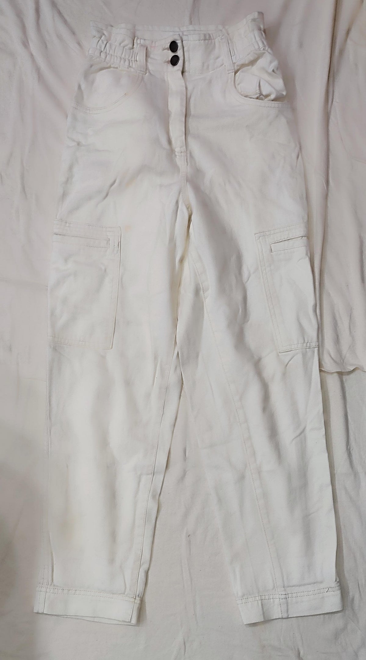 H&M off-white jeans with pockets