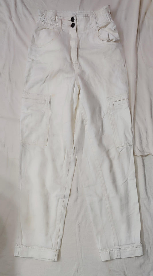 H&M off-white jeans with pockets